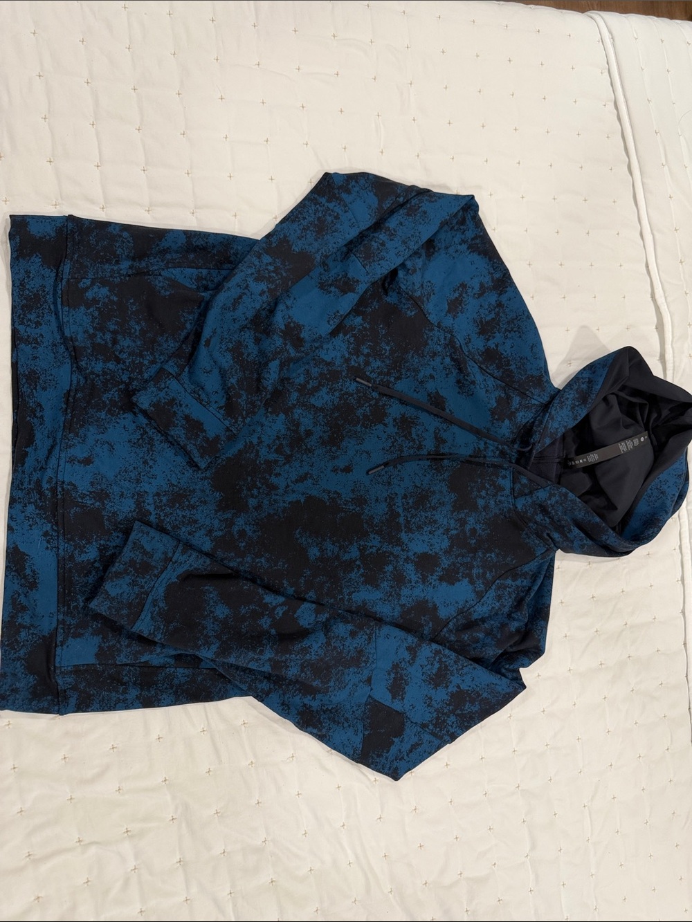 lululemon athletica Men’s Blue and Black Performance Hooded Jacket